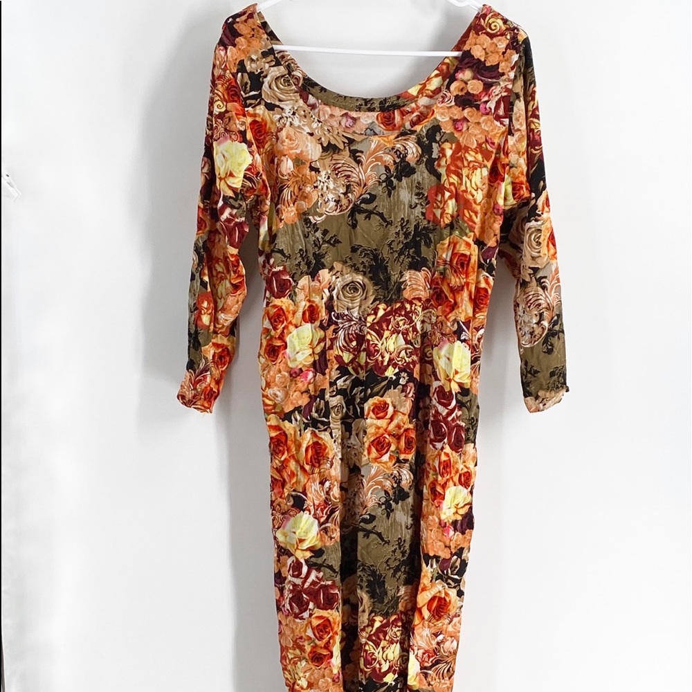 ⬇️$40 Anthropologie Floral Side Slits Tuni…